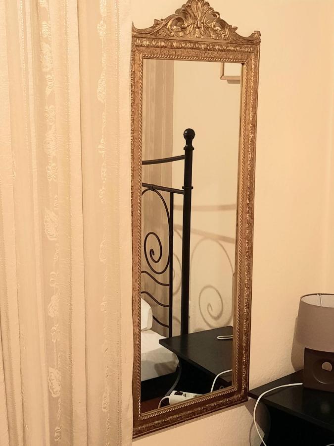 Cozy And Bright Apartment In The Heart Of The City Salonicco Esterno foto